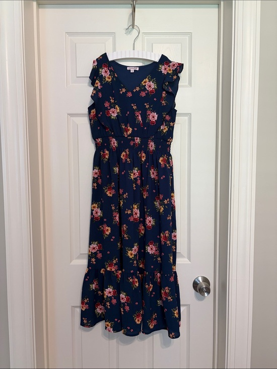 Chenault Other - Chenault Girl navy maxi dress with floral design - Size 12
